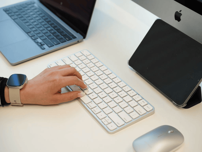 Macally Dual Mode Wireless Keyboard & Mouse Set - side profile view showing slim design