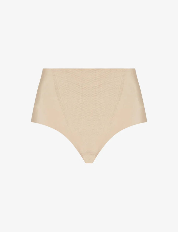 Zone Smoothing Thong in Beige